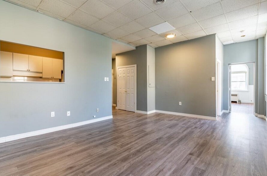 More Photos Of 55 Willow St, Paris Apartments For Sale