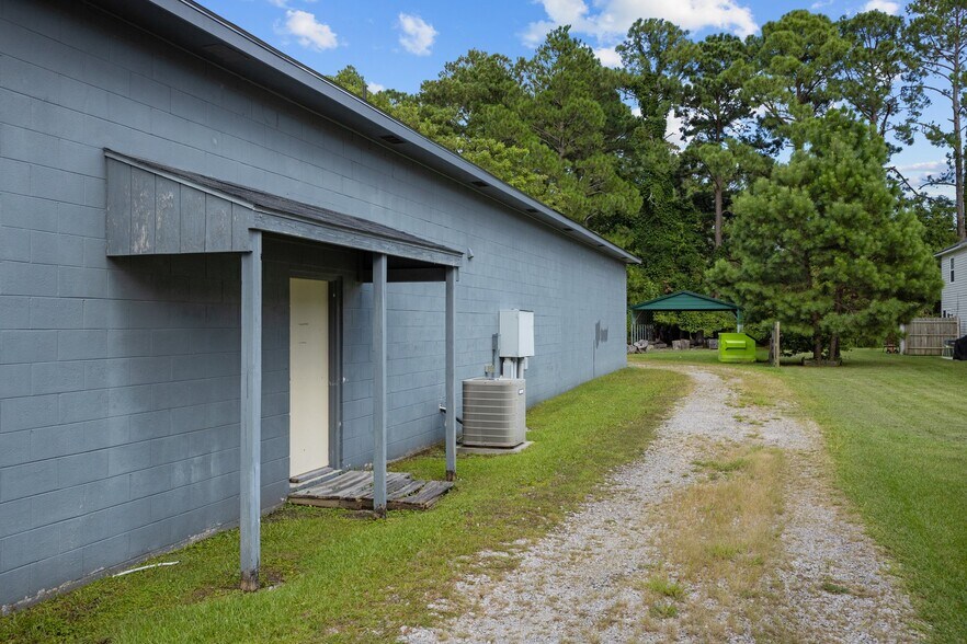 More Photos Of 1622-B Live Oak St, Beaufort Freestanding For Sale