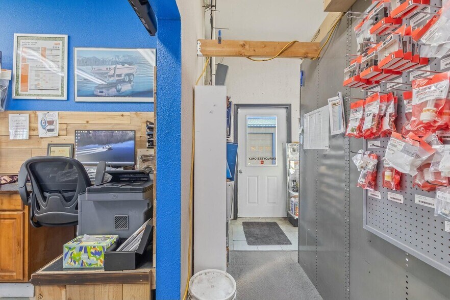 More Photos Of 1810 SW Highway 97, Madras Auto Dealership For Sale