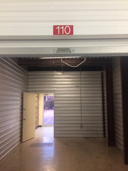 More Photos Of 7340 Blanco Rd, San Antonio Self Storage For Lease