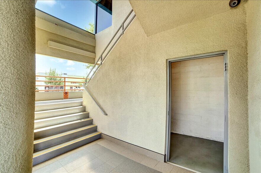 More Photos Of 301 W Valley Blvd, San Gabriel Unknown For Lease