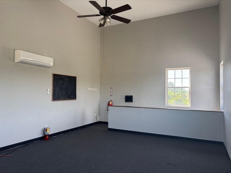 More Photos Of 4214 North Point Blvd, Dundalk Land For Lease