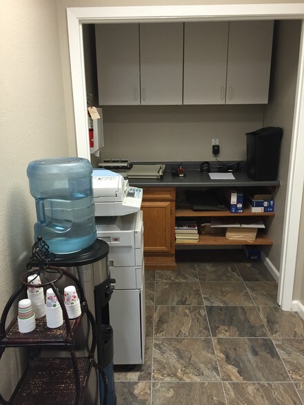 More Photos Of 805 Douglas Blvd, Roseville Office Residential For Lease