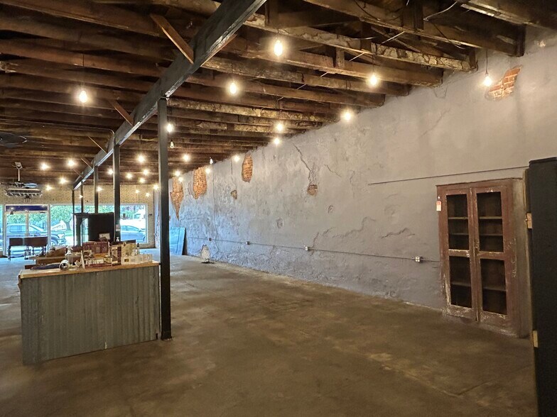 More Photos Of 105 S Main St, Quitman Storefront Retail Office For Sale