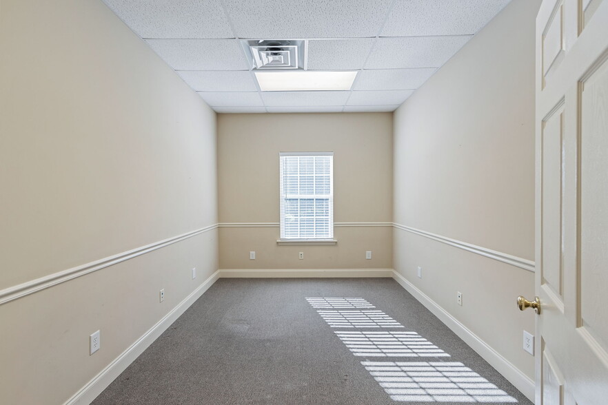 More Photos Of 415 Fisk Ave, Demorest Medical For Sale