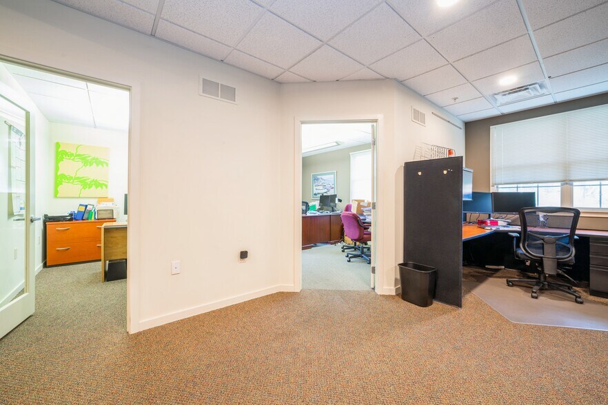 More Photos Of 54 Friends Ln, Newtown Office For Sale