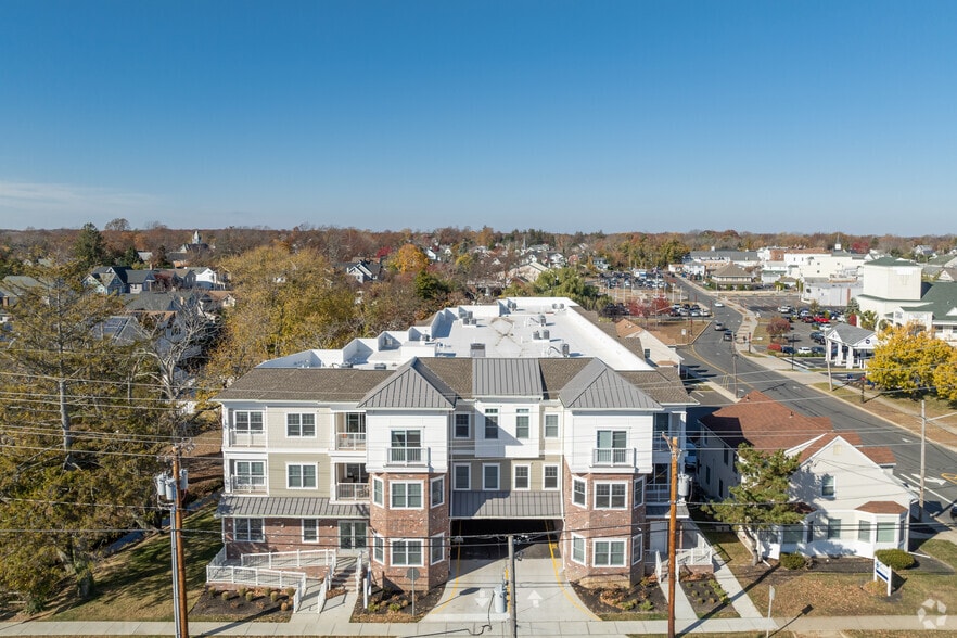 More Photos Of 33 Union Ave, Manasquan Apartments For Sale