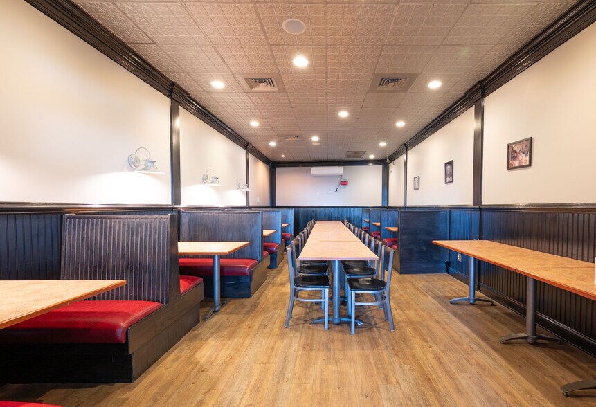 More Photos Of 1-7 Pt Barnum Sq, Bethel Restaurant For Lease
