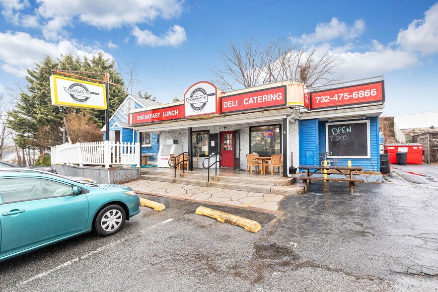 More Photos Of 365 Herbertsville Rd, Brick Storefront Retail Residential For Lease