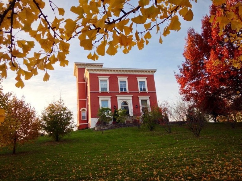 Primary Photo Of 2021 Auburn Ave, Cincinnati Medical For Lease