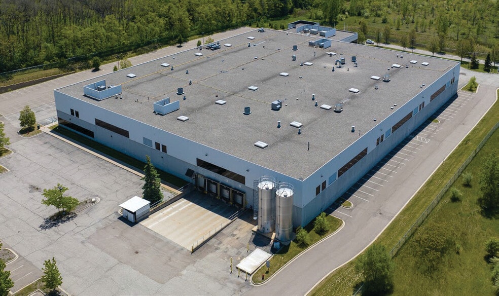 More Photos Of 5600 Bow Pointe Dr, Village of Clarkston Warehouse For Sale