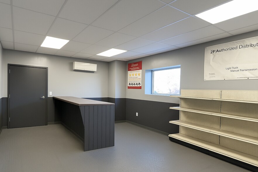 More Photos Of 429 Lake Rd, Killingly Warehouse For Lease