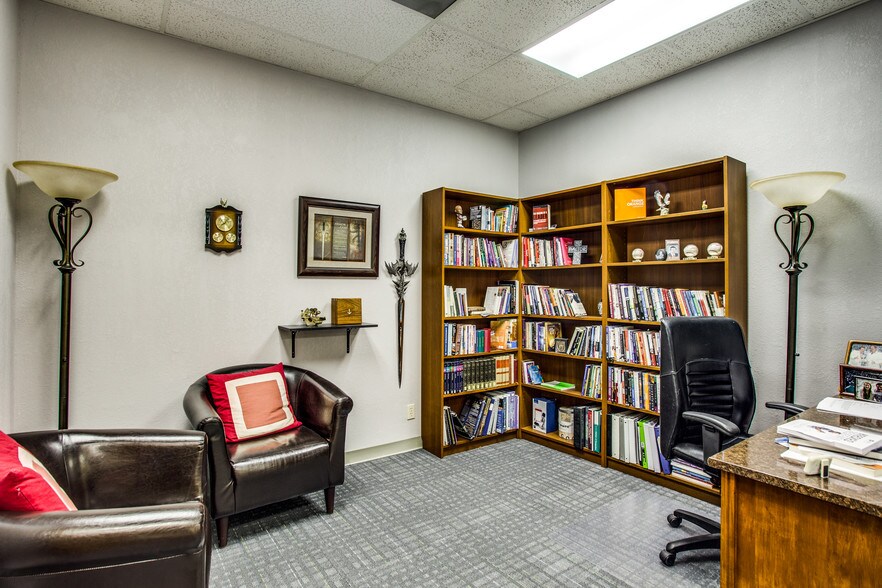 More Photos Of 6600 Paige Rd, The Colony Office For Lease