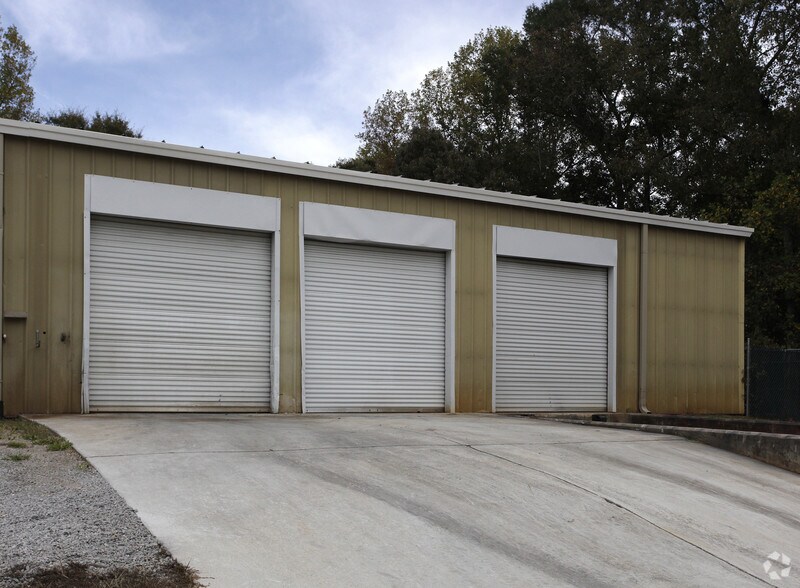 More Photos Of 111 Parkwood Cir, Carrollton Warehouse For Lease