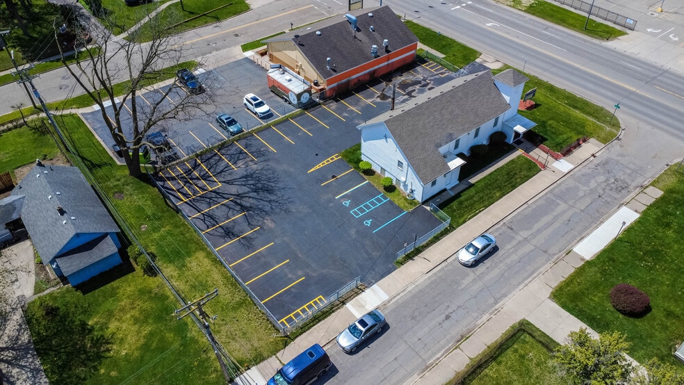 More Photos Of 1196 Joslyn Ave, Pontiac Religious Facility For Sale