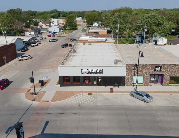 More Photos Of 1004 Main St, Manson General Retail For Sale