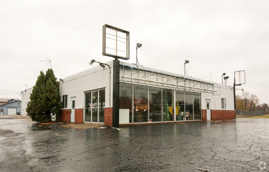 More Photos Of 12 W Main St, Sharpsville Auto Dealership For Sale