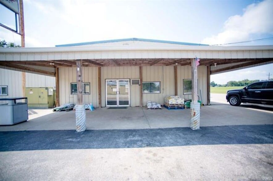 More Photos Of 7362 Russell Dr, Bicknell General Retail For Sale