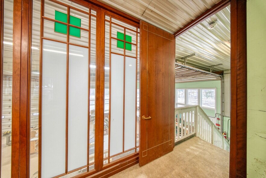 More Photos Of 26 Holland rd, Ferndale Manufacturing For Sale