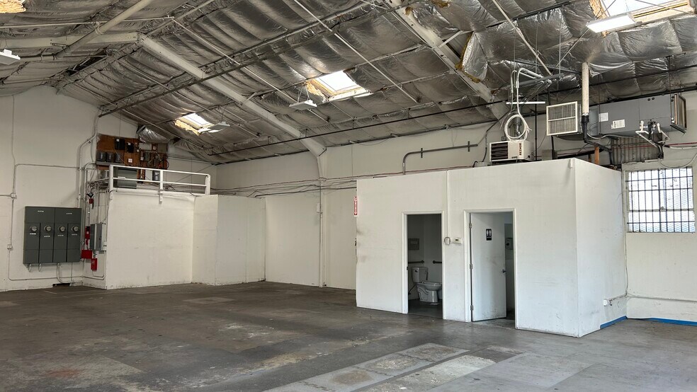 More Photos Of 3341-3347 La Cienega Pl, Los Angeles Warehouse For Lease