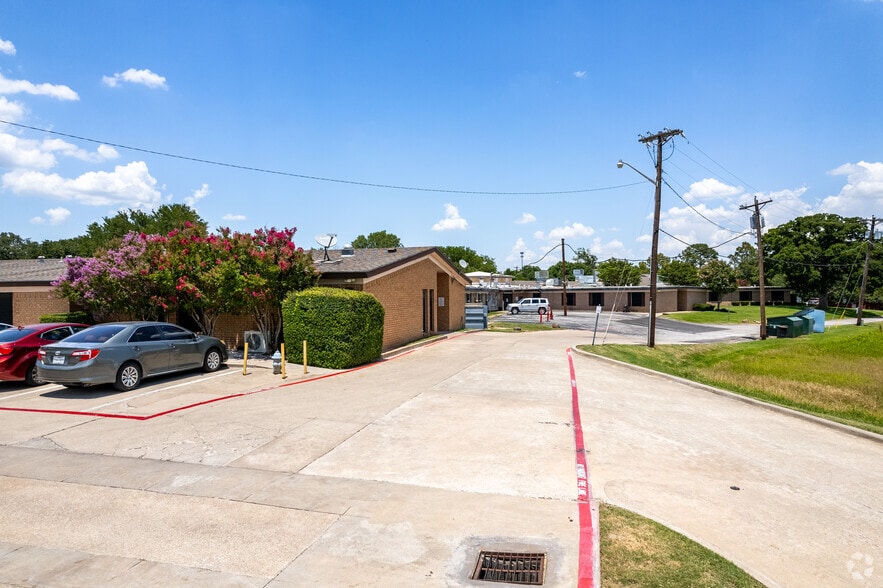 More Photos Of 2229 N Carroll Blvd, Denton Skilled Nursing Facility For Sale