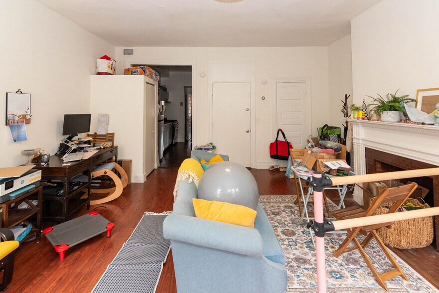More Photos Of 46 W Biddle St, Baltimore Apartments For Sale