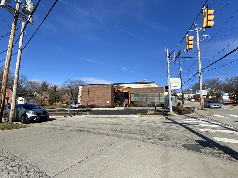 Primary Photo Of 460 Cochran Rd, Pittsburgh General Retail For Lease