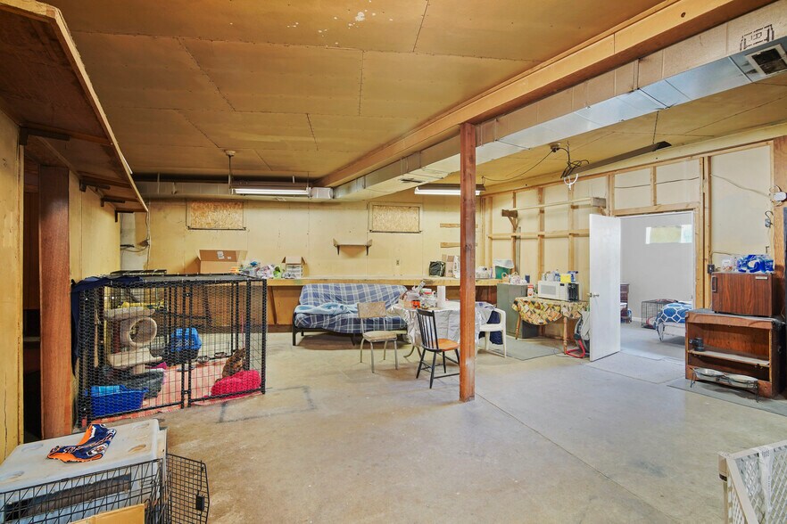 More Photos Of 3980 Ann Arbor Rd, Jackson Light Manufacturing For Sale