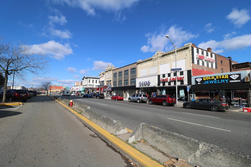 More Photos Of 686 Main Ave, Passaic Storefront For Lease
