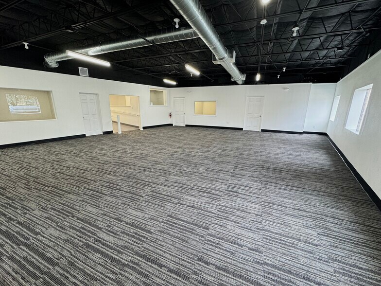 More Photos Of 1249 N Orange Ave, Orlando General Retail For Lease