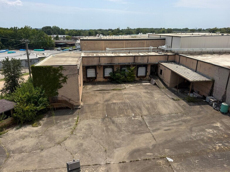 More Photos Of 2125 7th St, Macon-Bibb Warehouse For Sale