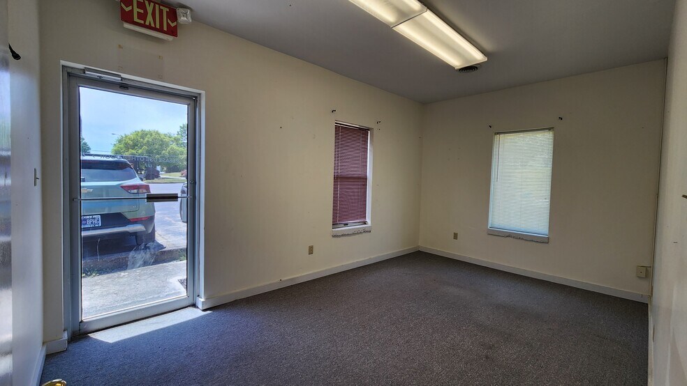 More Photos Of 313 C Oak Ridge Tpke, Oak Ridge Office For Sale