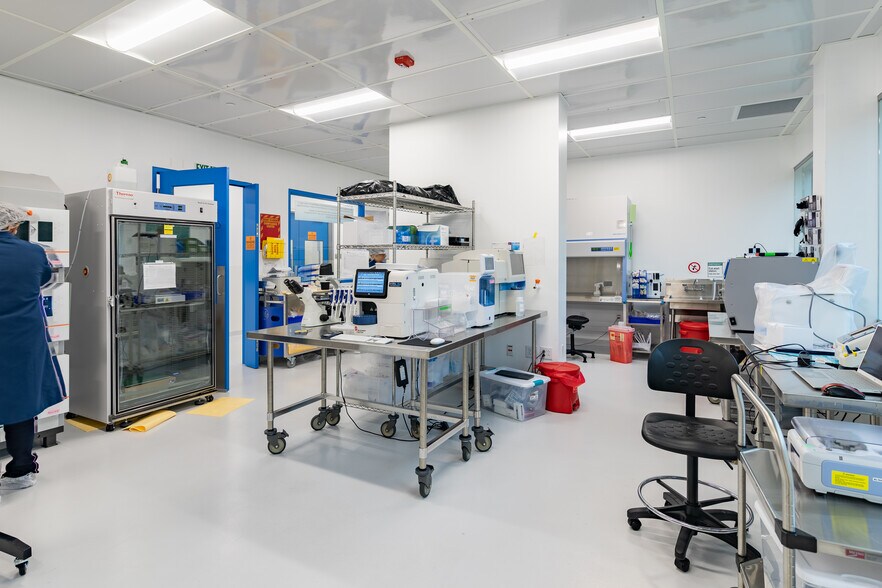 More Photos Of 727 Norristown Rd, Lower Gwynedd Research And Development For Lease