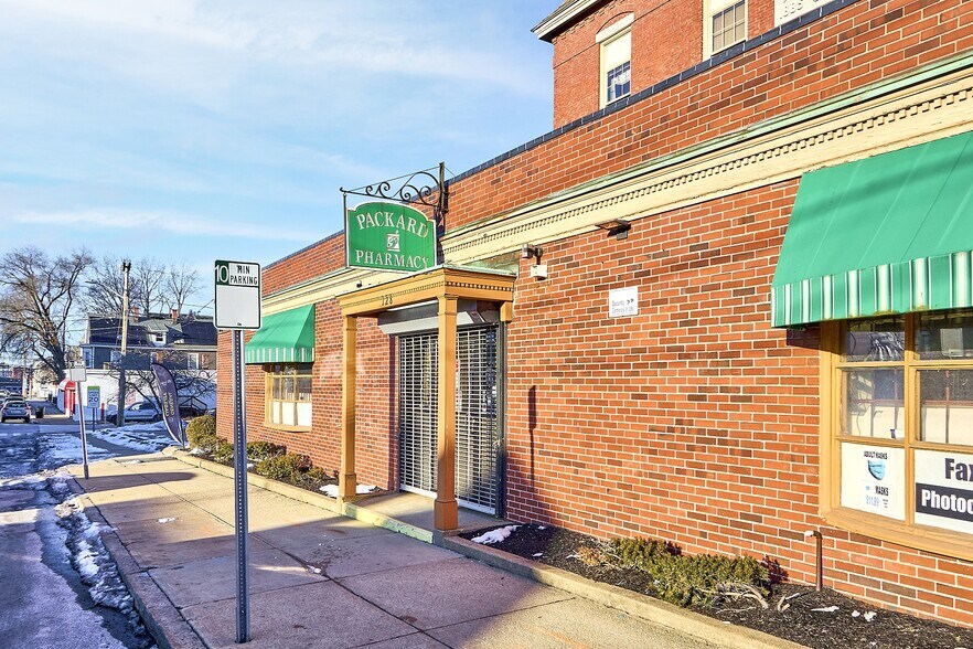 More Photos Of 130 Parker St, Lawrence Office Residential For Sale