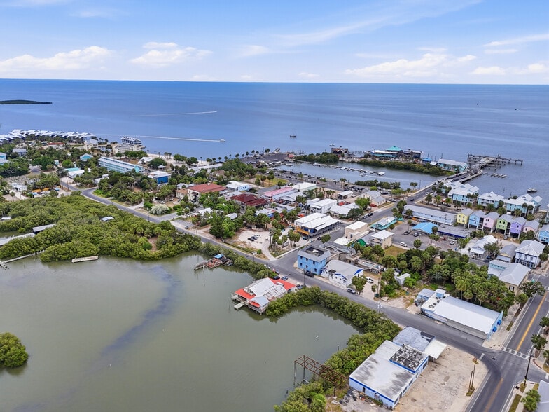 More Photos Of 505 3rd St, Cedar Key Restaurant For Sale
