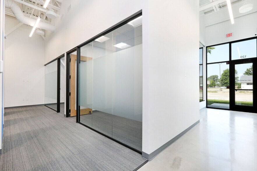 More Photos Of NW 62nd & Merle Hay Rd, Johnston Freestanding For Lease
