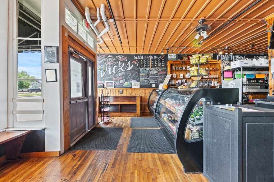 More Photos Of 7345-7347 E Main St, Reynoldsburg General Retail For Sale