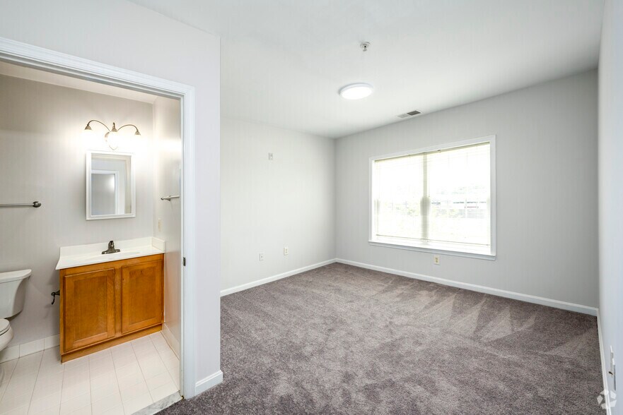 More Photos Of 130 Rollins Ave, Rockville Apartments For Lease