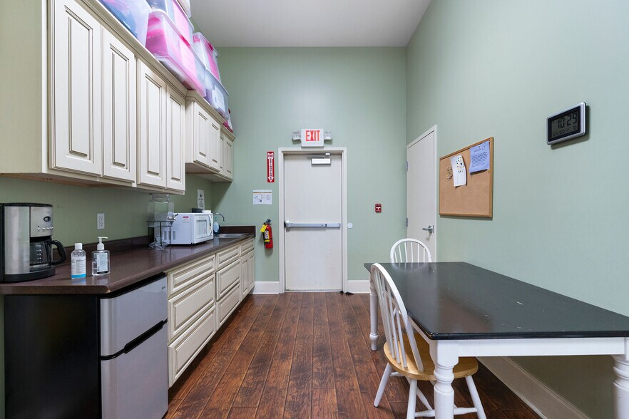 More Photos Of 65 Walnut Grove Rd SE, Cartersville Storefront Retail Office For Sale