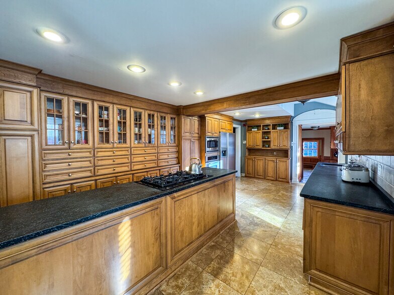 More Photos Of 24 Genesee St, New Berlin Specialty For Sale