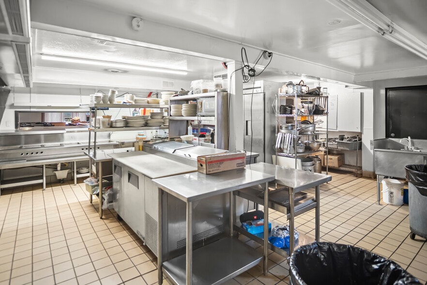 More Photos Of 5600 Lapeer Rd, Kimball Restaurant For Sale