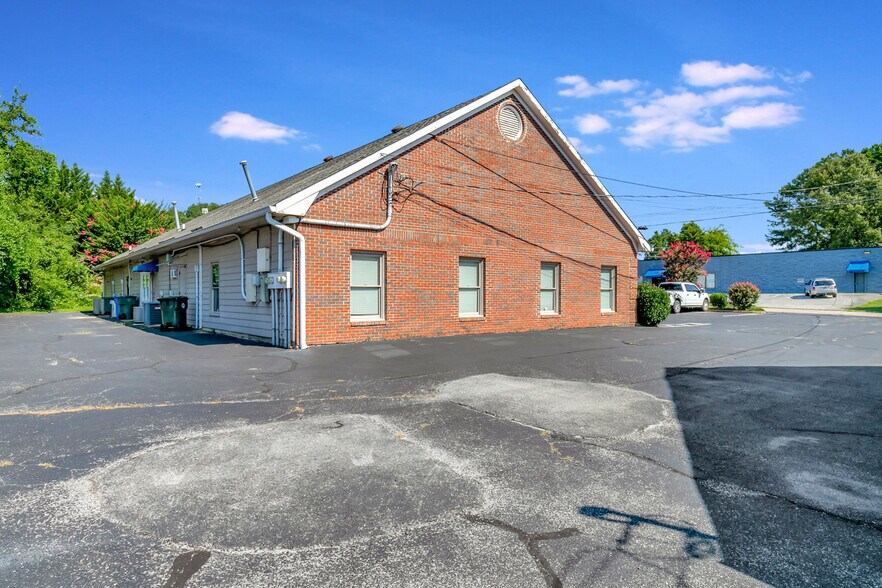 More Photos Of 6716 Heritage Business Ct, Chattanooga Office For Lease