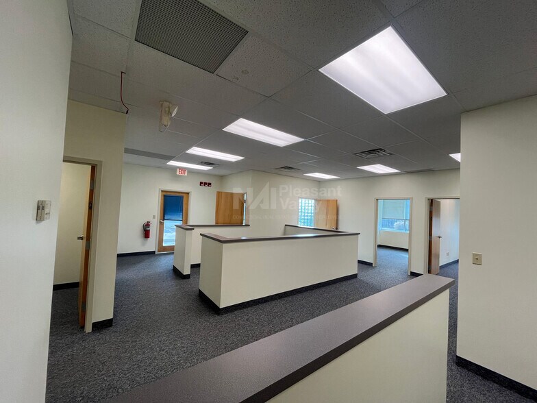 More Photos Of 561-591 Boston Mills Rd, Hudson Unknown For Lease