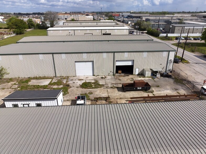 More Photos Of 5719 Cunningham Rd, Houston Unknown For Lease