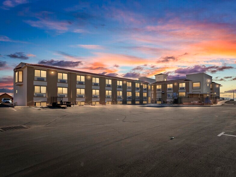 More Photos Of 815 E Hwy 89, Kanab Hotel For Sale