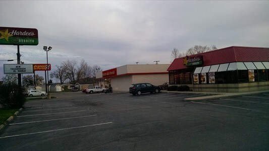 More Photos Of 300-499 Downtowner Plz, Coshocton Unknown For Lease