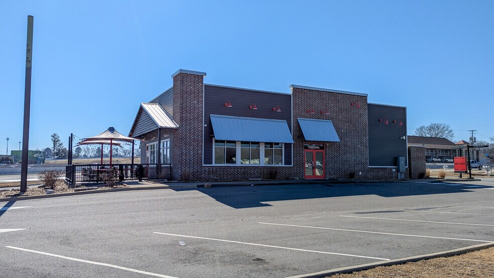 More Photos Of 1870 John Harden Dr, Jacksonville Freestanding For Lease