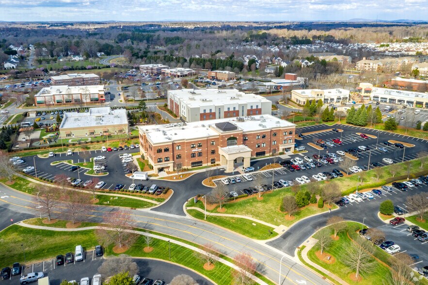 More Photos Of 9735 Kincey Ave, Huntersville Medical For Lease