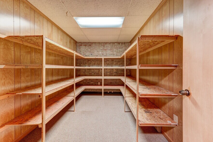More Photos Of 3311 Burlington Rd, Greensboro Office For Sale