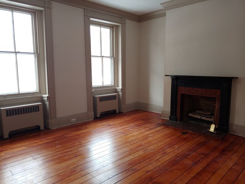 More Photos Of 68 E Court St, Doylestown Office For Sale